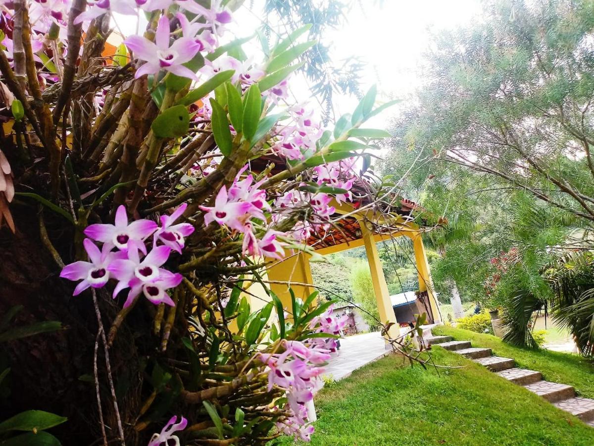 Casa Com Flores Pedra Azul  Εξωτερικό φωτογραφία
